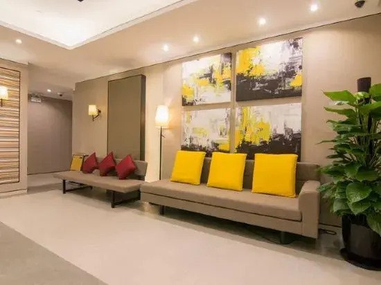 Циндао: Home Inn Plus (Qingdao Licang Jiushui East Road Wanda Plaza)