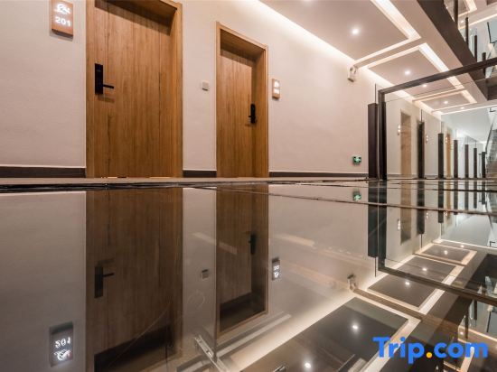 Дали: Shuishe Muyu Smart Inn