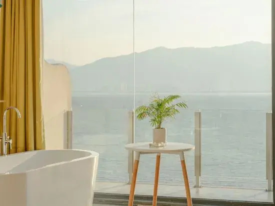 Дали: Poet and Sea Ai Seaview Villa