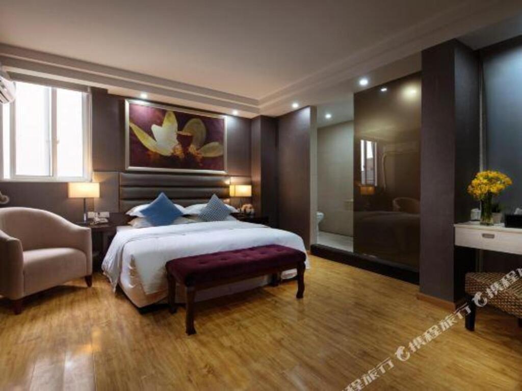 Чэнду: Longhu Hotel (Chengdu Dongjiao Memory Store)