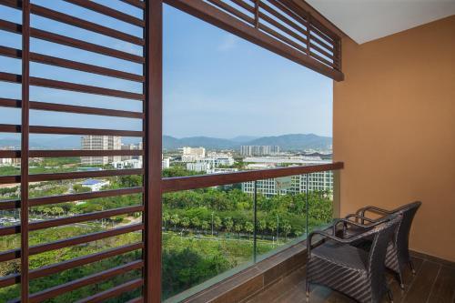 Санья: Mangrove Tree Resort World Sanya Bay (Coconut Grove Hotel)
