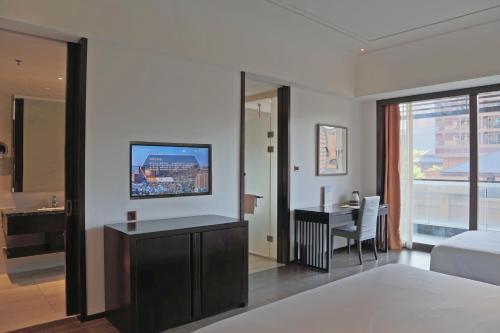 Санья: Mangrove Tree Resort World Sanya Bay (Coconut Grove Hotel)