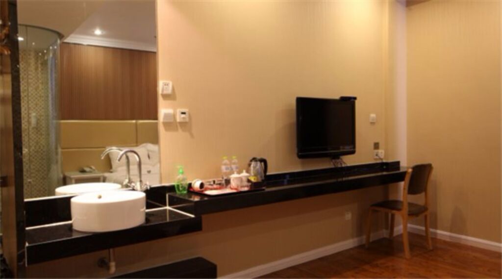 Циндао: Starway Hotel Xianggang Middle Road