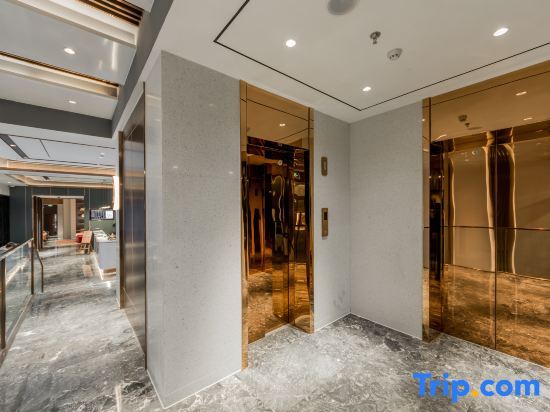Шанхай: Home Inn Plus (Shanghai Lujiazui Dongfang Road)