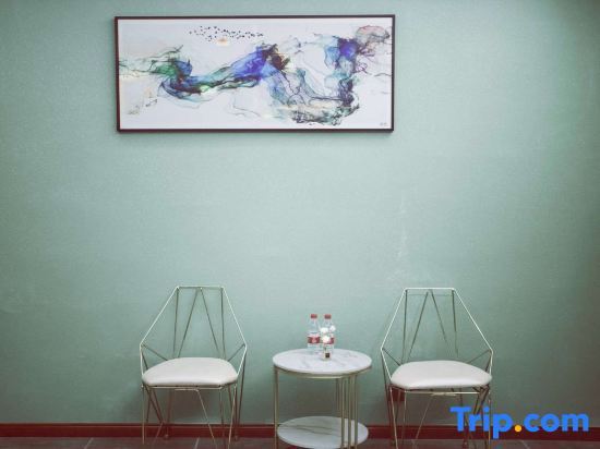 Динпин: Linshui Zexin Business Hotel