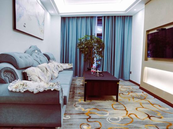 Динпин: Linshui Zexin Business Hotel