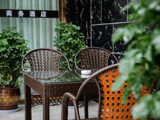 Динпин: Linshui Zexin Business Hotel