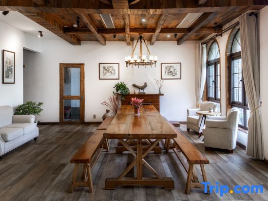 Хучжоу: Mohsen oxygen bar manor in Mogan mountain