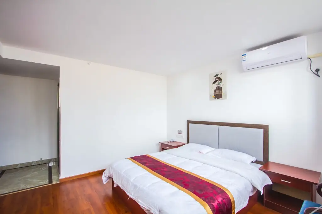 Цзясинь: Jiayuan Hotel