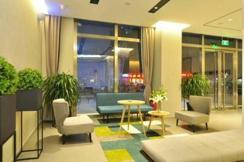 Куньмин: Home Inn Selected Baiyun Road Wanhong Shop Brand