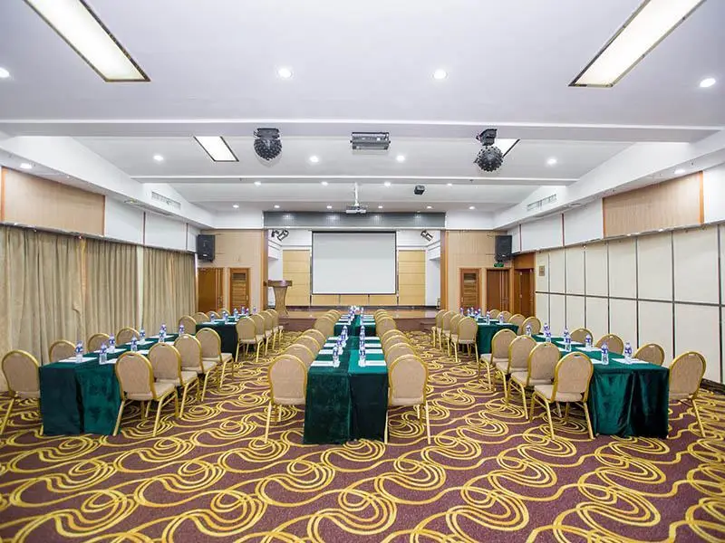 Ухань: Vienna Classic Wuhan University of Technology