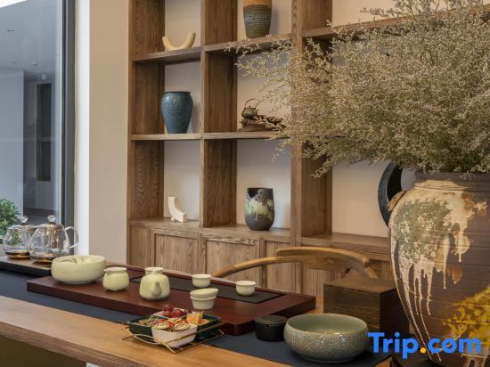 Лицзян: Yinlu Hongyuan (East Gate Store of the Old Town of Lijiang)
