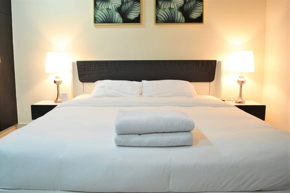 Дубай: Furnished studio with balcony in Marina -JMI