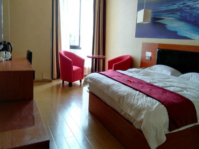 Хучжоу: Thank Inn Hotel Zhejiang Huzhou Changxing County Textile City