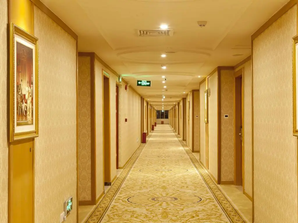 Шэньчжэнь: Vienna Hotel Shenzhen Bantian Huawei Metro Station