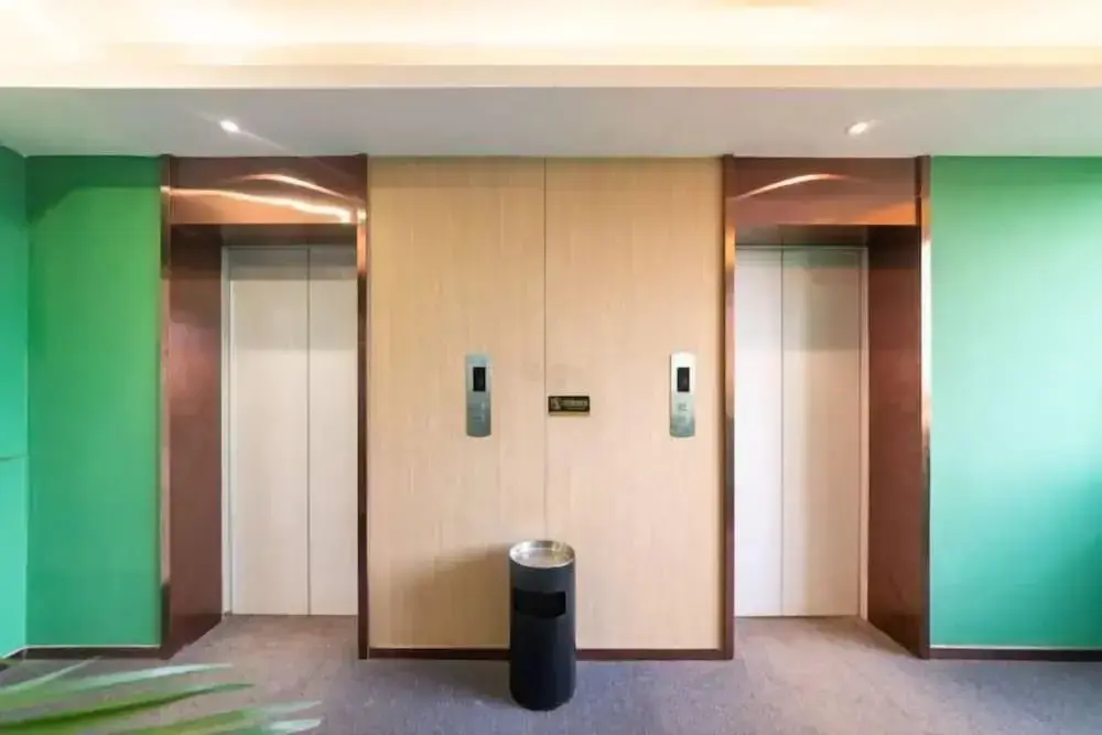 Цзинань: Lianjia Holiday Hotel (Jigang Senior High School)