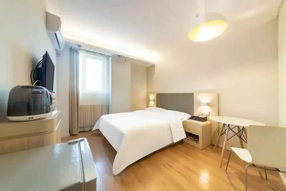 Цзинань: Lianjia Holiday Hotel (Jigang Senior High School)