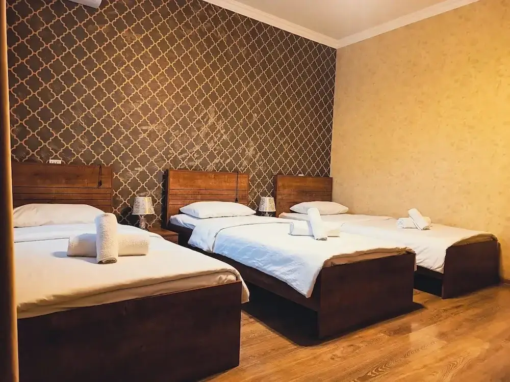 Шеки: Tulpan Hotel