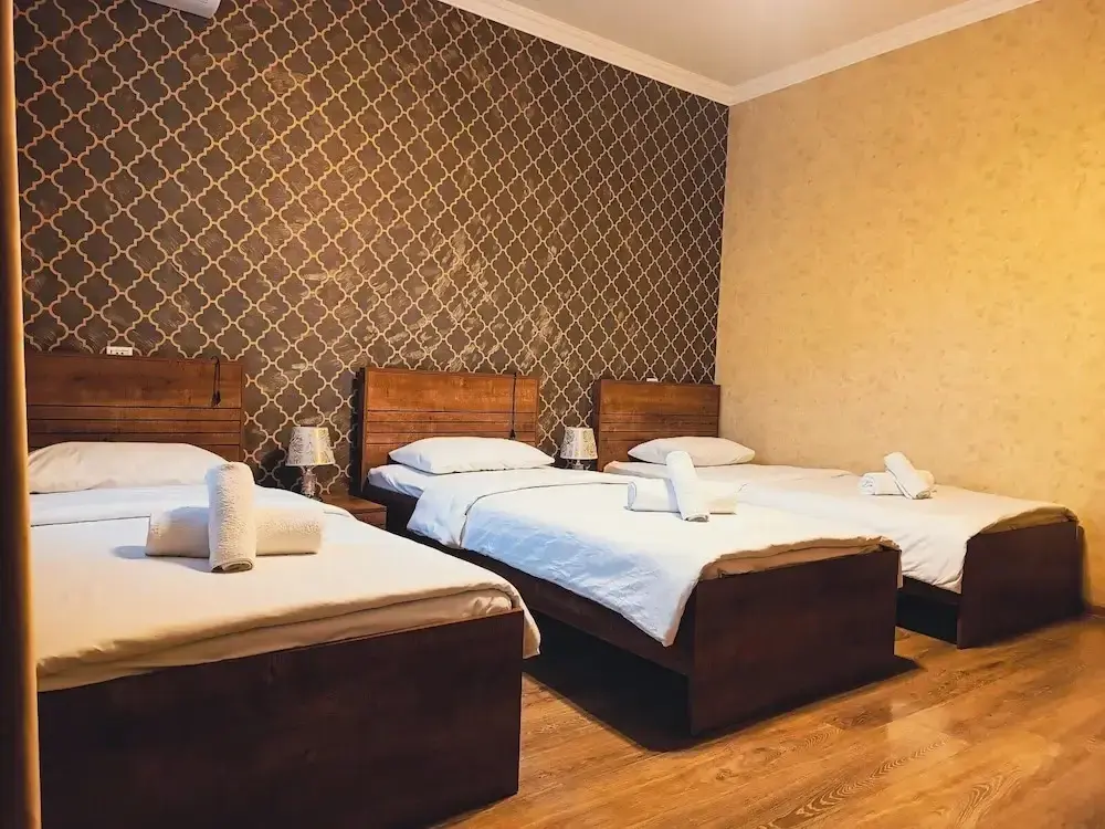 Шеки: Tulpan Hotel