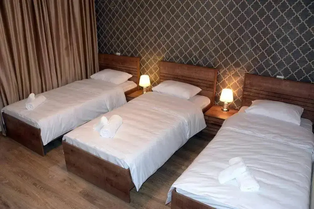 Шеки: Tulpan Hotel