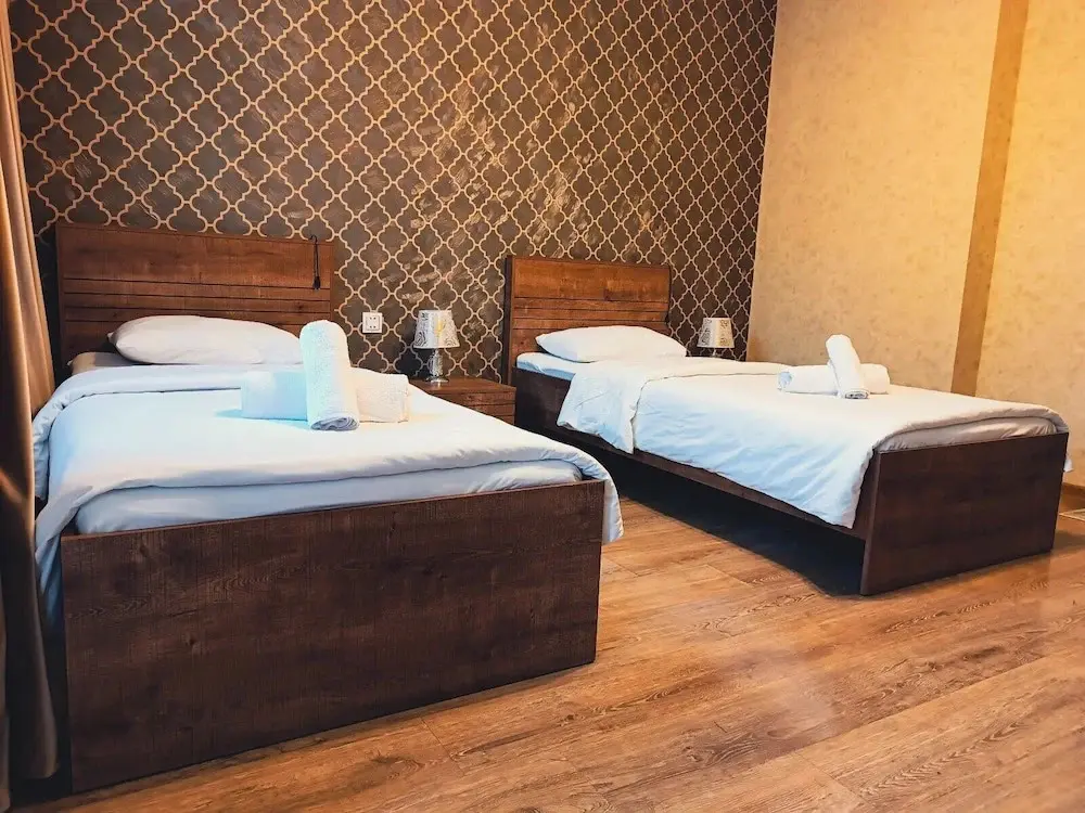 Шеки: Tulpan Hotel