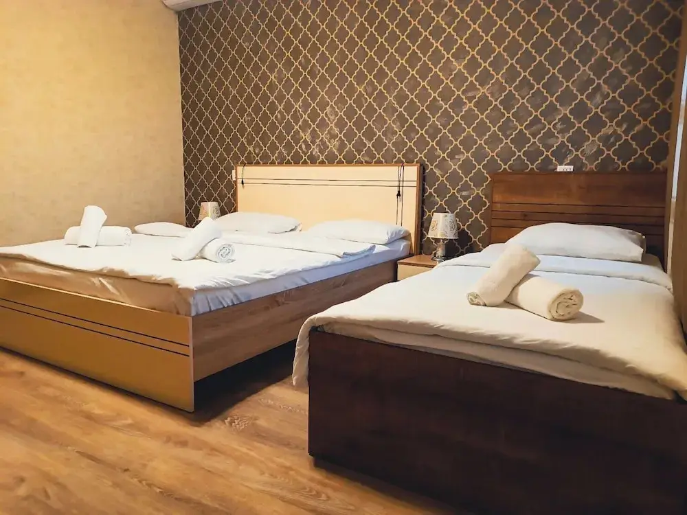 Шеки: Tulpan Hotel