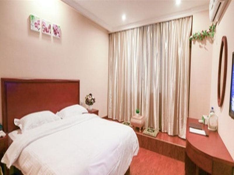 Чанчжоу: GreenTree Inn JiangSu ChangZhou South ChangWu Road West JingDe Road QianHuang Express Hotel