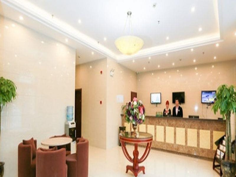 Чанчжоу: GreenTree Inn JiangSu ChangZhou South ChangWu Road West JingDe Road QianHuang Express Hotel