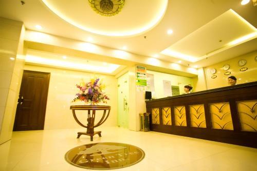 Шанхай: GreenTree Inn Shanghai Meilan Lake Hutai Road Express Hotel