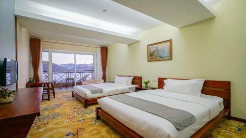 Дали: Floral Hotel Dali Erhai Luke Jinsuo Island Seaview