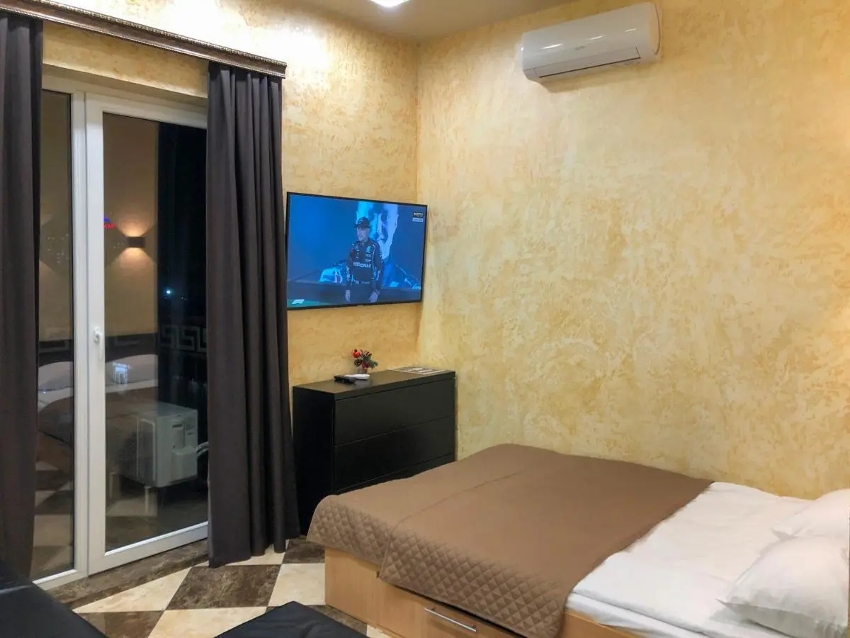 Адлер: Studio apartment in Crown