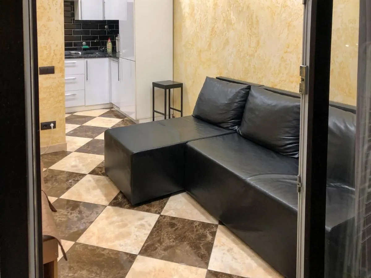 Адлер: Studio apartment in Crown
