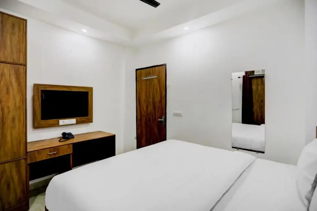 Нью-Дели: OYO Flagship 80571 Hotel Crown Plaza