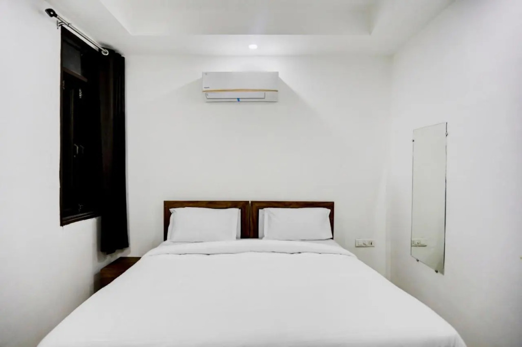 Нью-Дели: OYO Flagship 80571 Hotel Crown Plaza