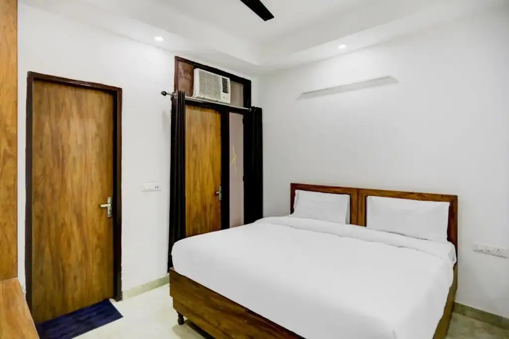 Нью-Дели: OYO Flagship 80571 Hotel Crown Plaza