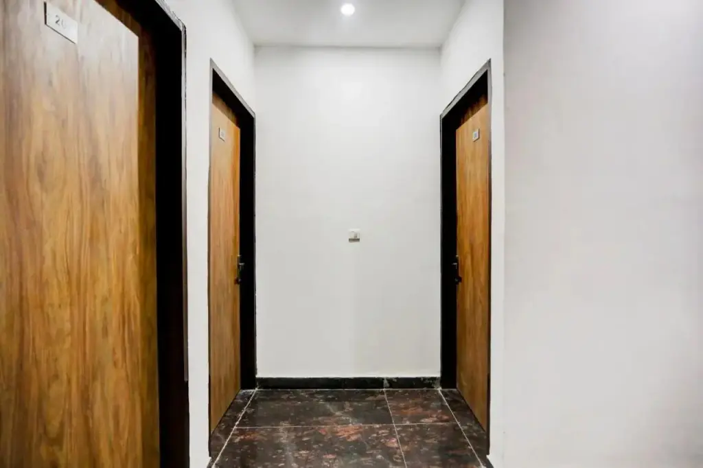 Нью-Дели: OYO Flagship 80571 Hotel Crown Plaza