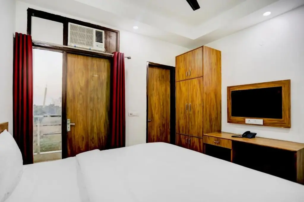 Нью-Дели: OYO Flagship 80571 Hotel Crown Plaza