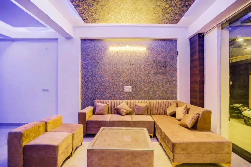 Нью-Дели: OYO Flagship 80571 Hotel Crown Plaza