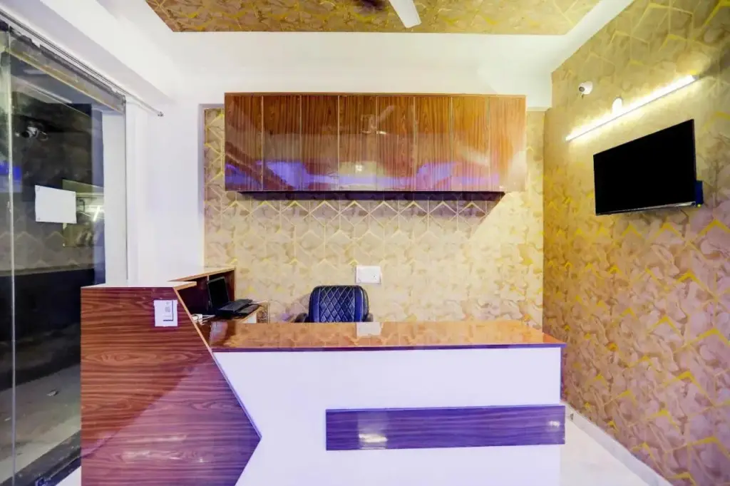 Нью-Дели: OYO Flagship 80571 Hotel Crown Plaza