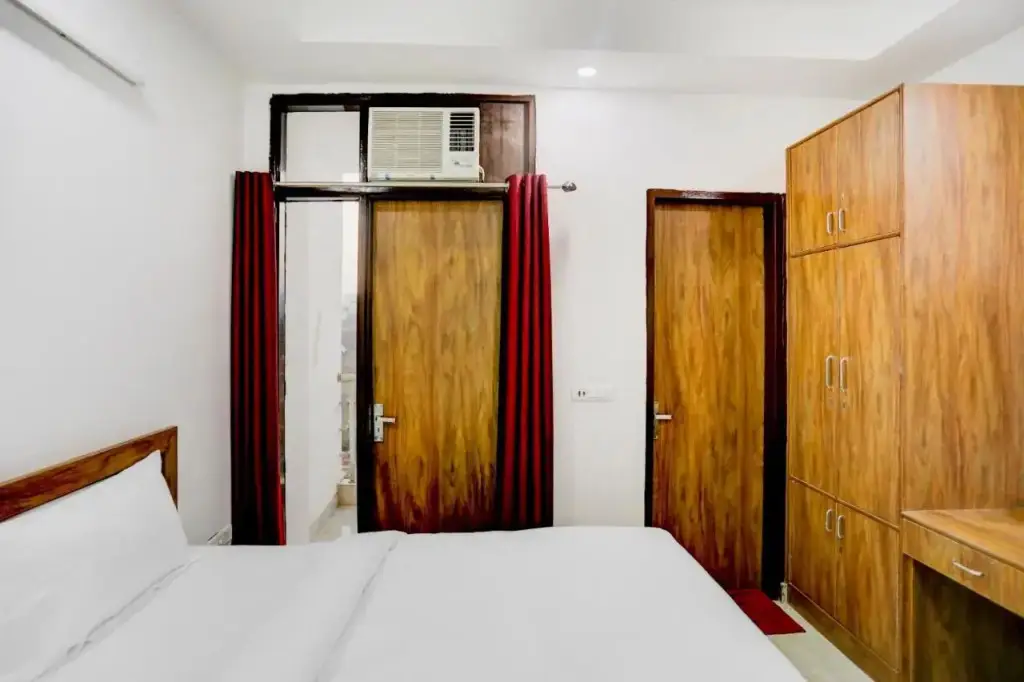 Нью-Дели: OYO Flagship 80571 Hotel Crown Plaza