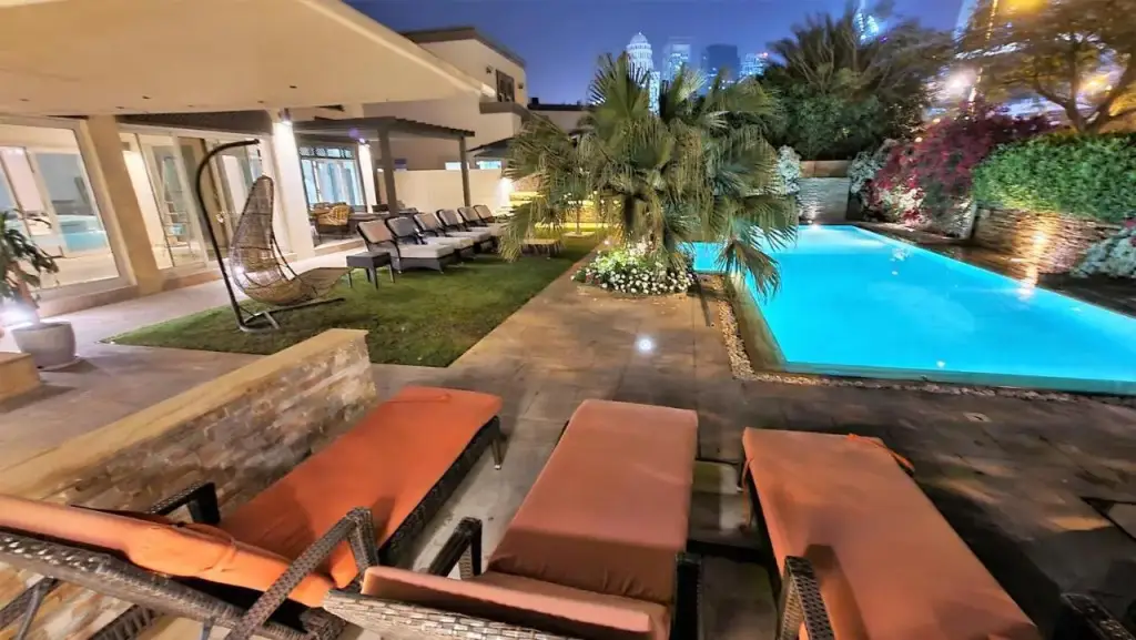 Дубай: Dubai Marina Villa up 20 guest huge Private Pool