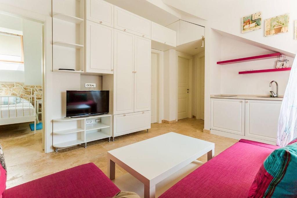 Пераст: Luxury 6 bedroom house on waterfront