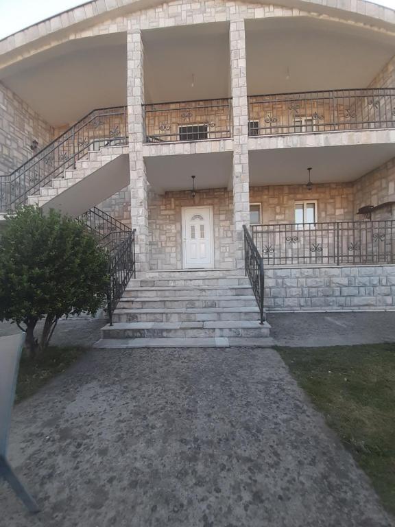 Подгорица: Vila Luka