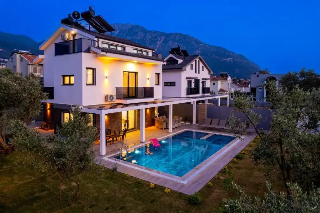 Villa Almilalin 6 bedroom Holiday Villa for Rent in Oludeniz — фото 1