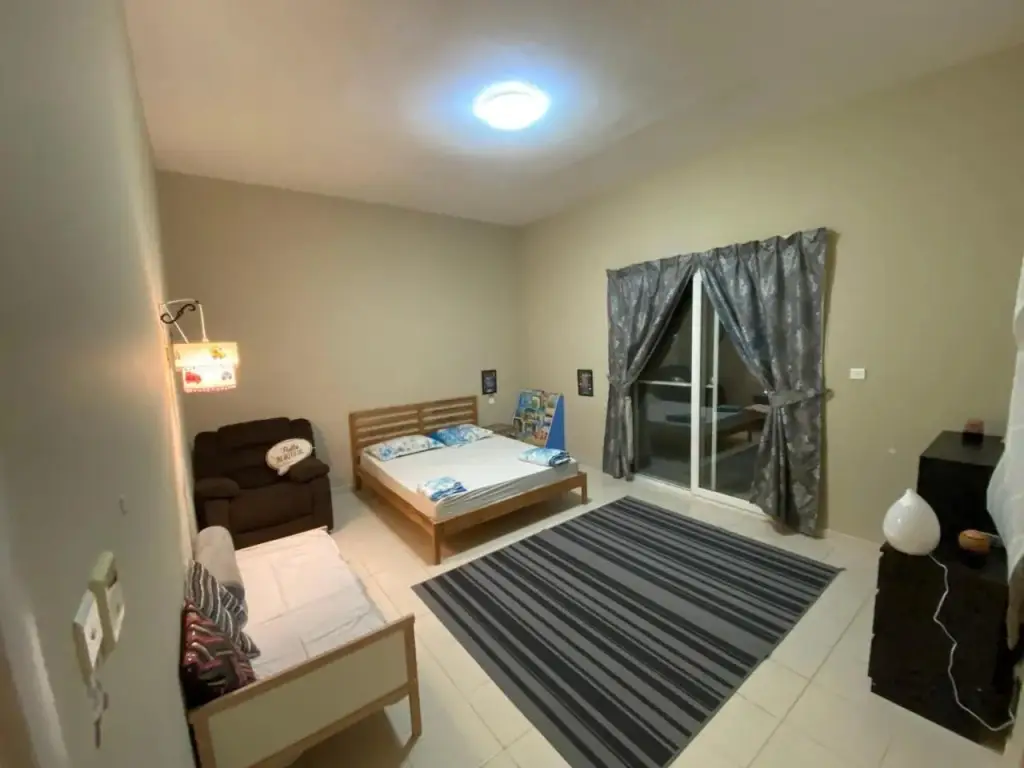 Дубай: Spacious 4-bedroom villa, children friendly