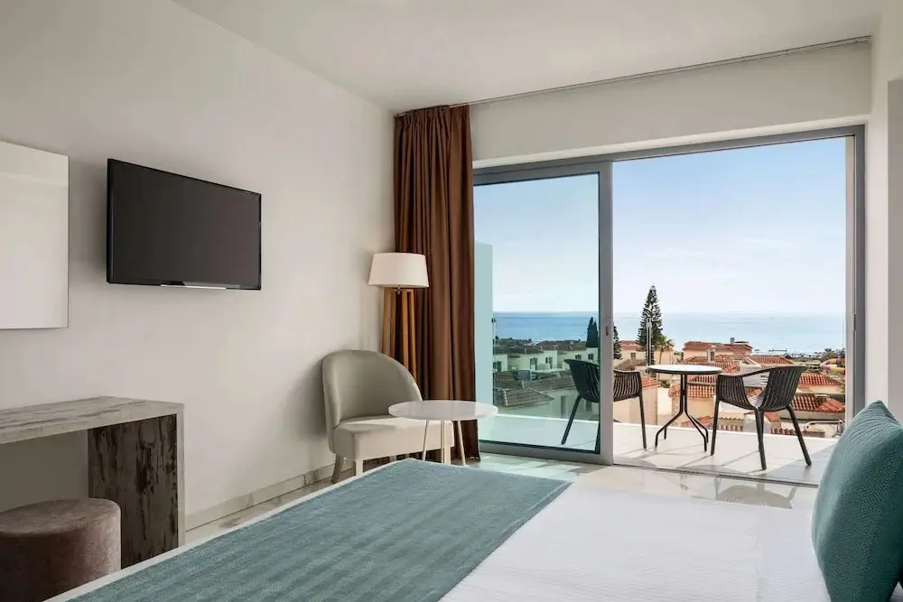 Айя-Напа: Freij Beach Hotel & Resort