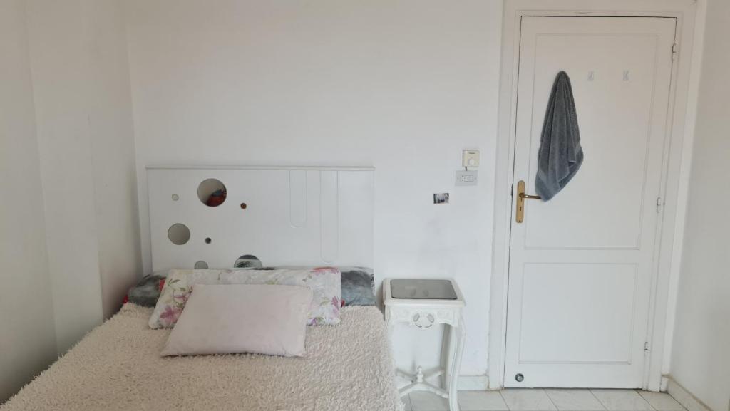 Single room for a girl in a shared apartment — фото 1