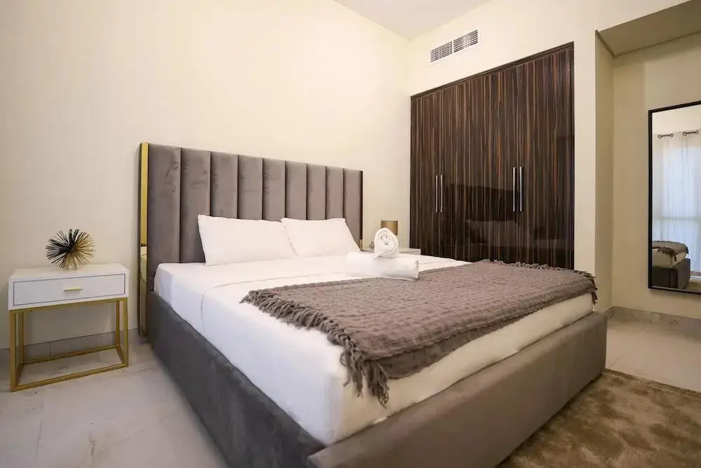 Дубай: Mira Holiday Homes - Cozy 1 Bedroom in Dubai South