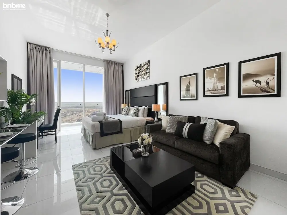 Дубай: Elegant Studio Golf Course View Bnbmehomes
