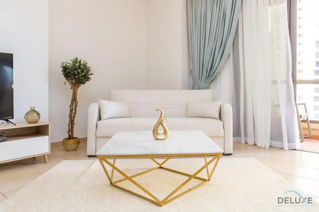 Дубай: Pool Views Studio Minutes Away To Jbr Beach, Rimal 3 by Deluxe Holiday Homes